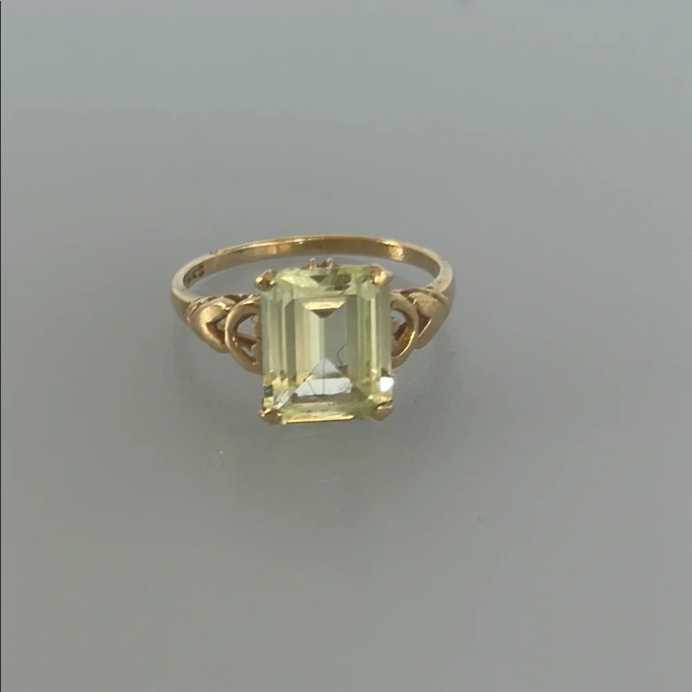 14k real solid Gold with Green Topaz ring